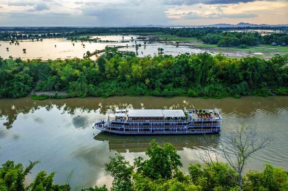 ©CroisiEurope RV Indochine Exterior Mekong3.jpg